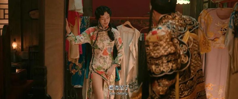 #电影 《戏台》很有深度的一部电影，陈佩斯老师不单讽刺几个方面，而且也在自我嘲讽，那个战乱时期，活着比一切重要，因为活着才有一切可能，这个方式来隐喻自己以前太过轴.#电影 《戏台》很有深度的一部电影，陈佩斯老师不单讽刺几个方面，而且也在自我嘲讽，那个战乱时期，活着比一切重要，因为活着才有一切可能，这个方式来隐喻自己以前太过轴.